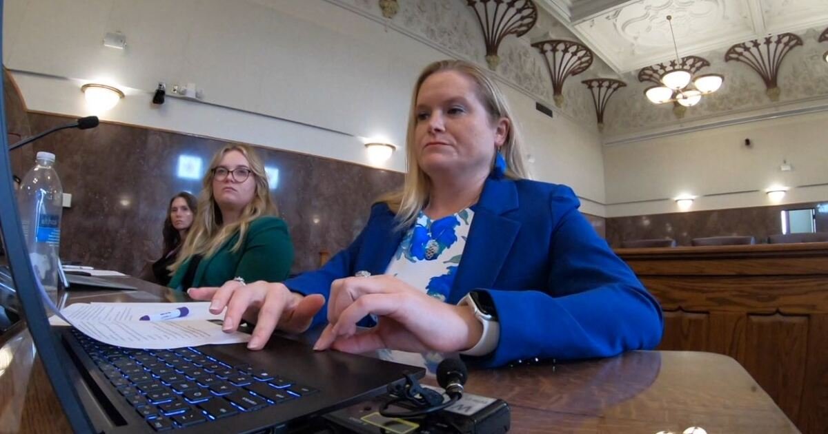 State panel offers ideas to address Indiana's growing attorney shortage