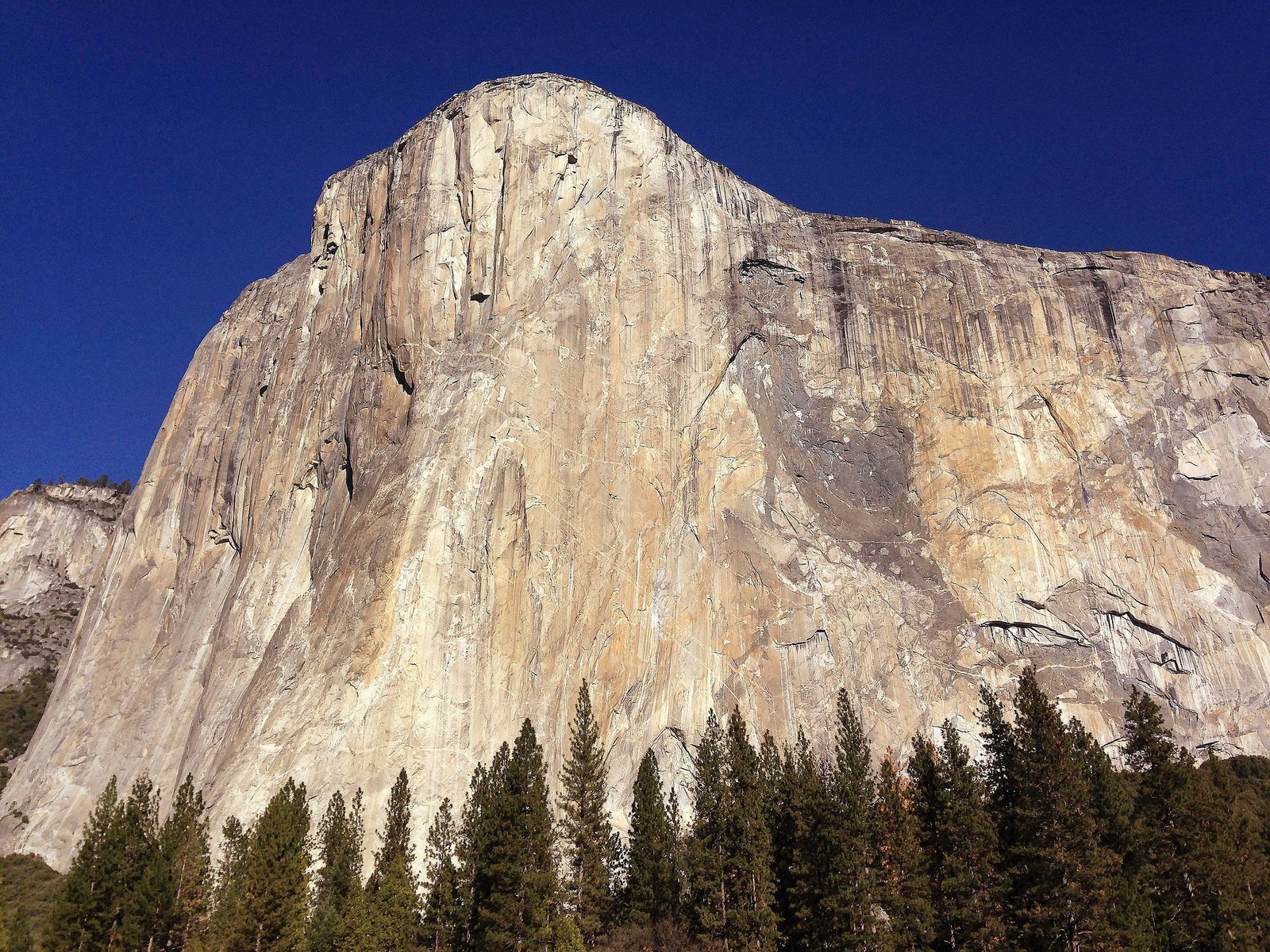 El Capitan stands in Yosemite National Park, California, January 14, 2015 (Appo/Ben Margot, File)